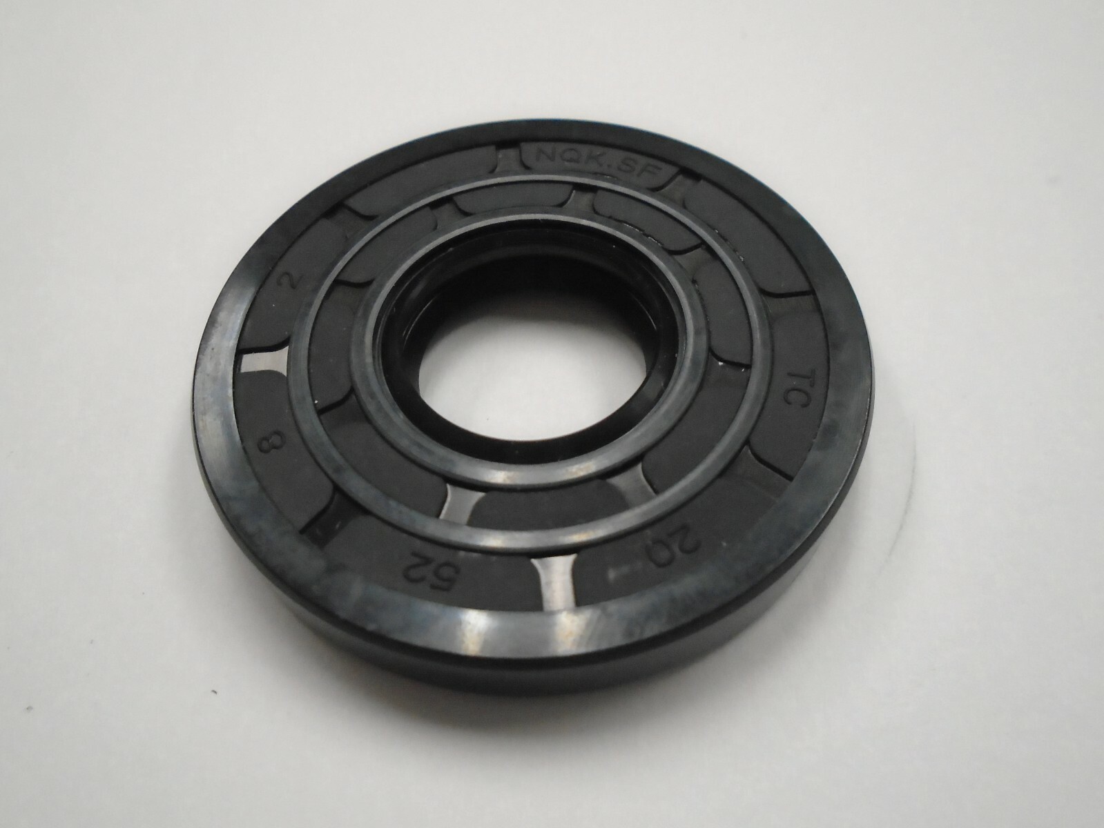 NEW TC 20X52X8 DOUBLE LIPS METRIC OIL / DUST SEAL 20mm X 52mm X 8mm