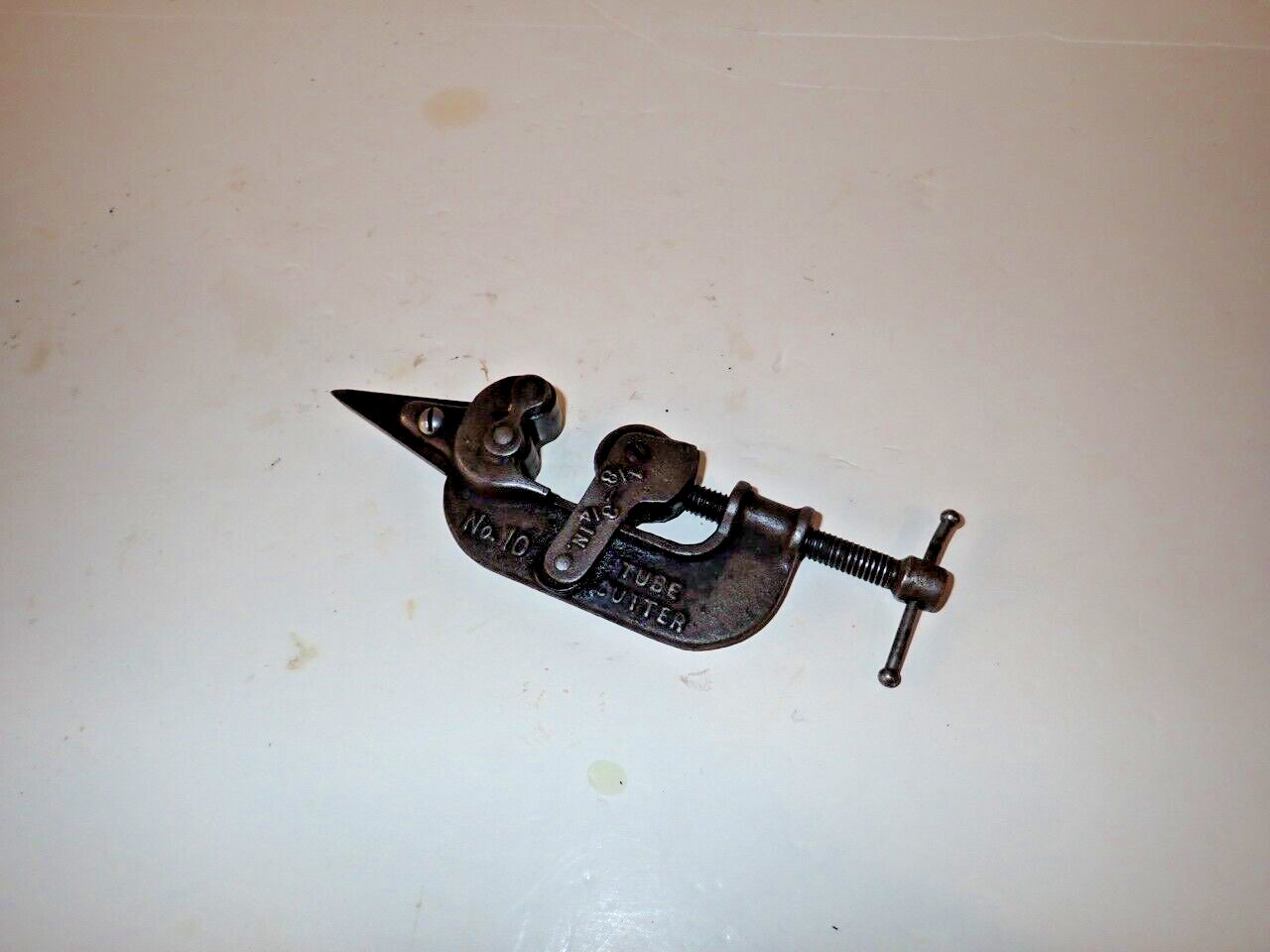 Antique  Rare  Armstrong Mfg. Co.  No.10 Tube Cutter