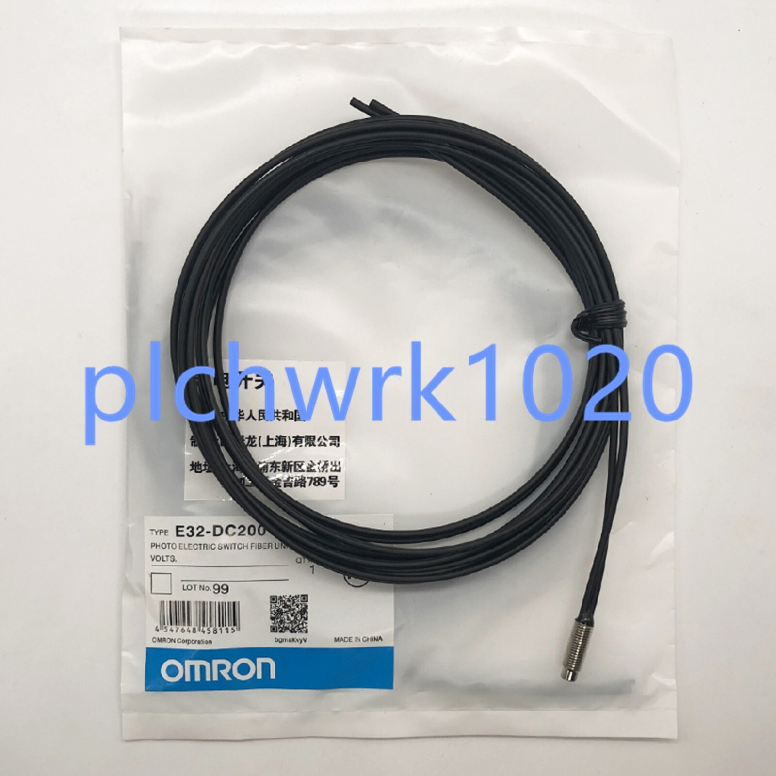 1 PC NEW IN BOX Omron fiber optic sensor E32-DC200