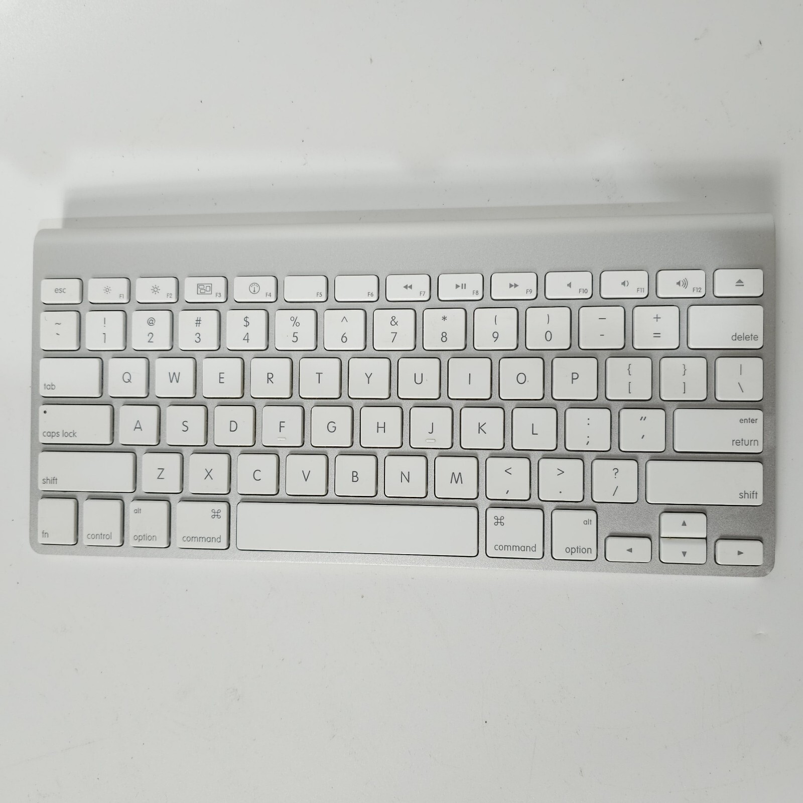 PortableApple Wireless  Keyboard Model BCGA1314. Used