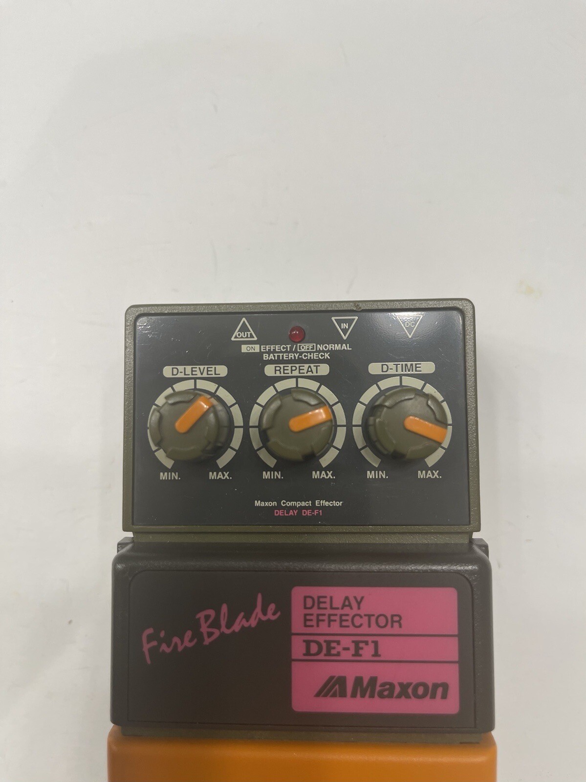 Maxon DE-F1 Fire Blade Digital Delay Rare Vintage Guitar Effect Pedal MIJ Japan