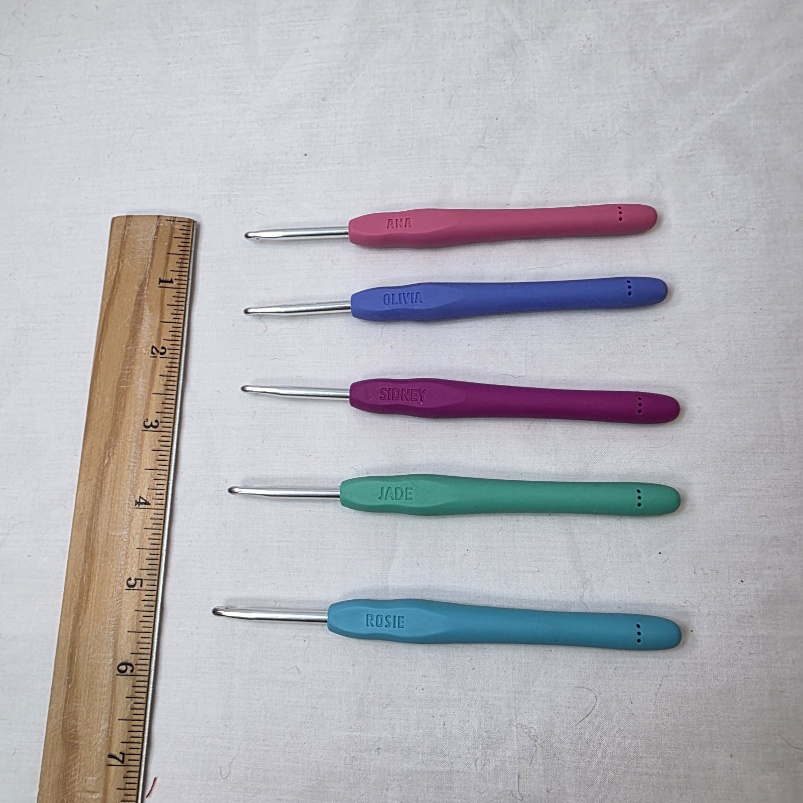 The Woobles Set 5 Colored Hooks