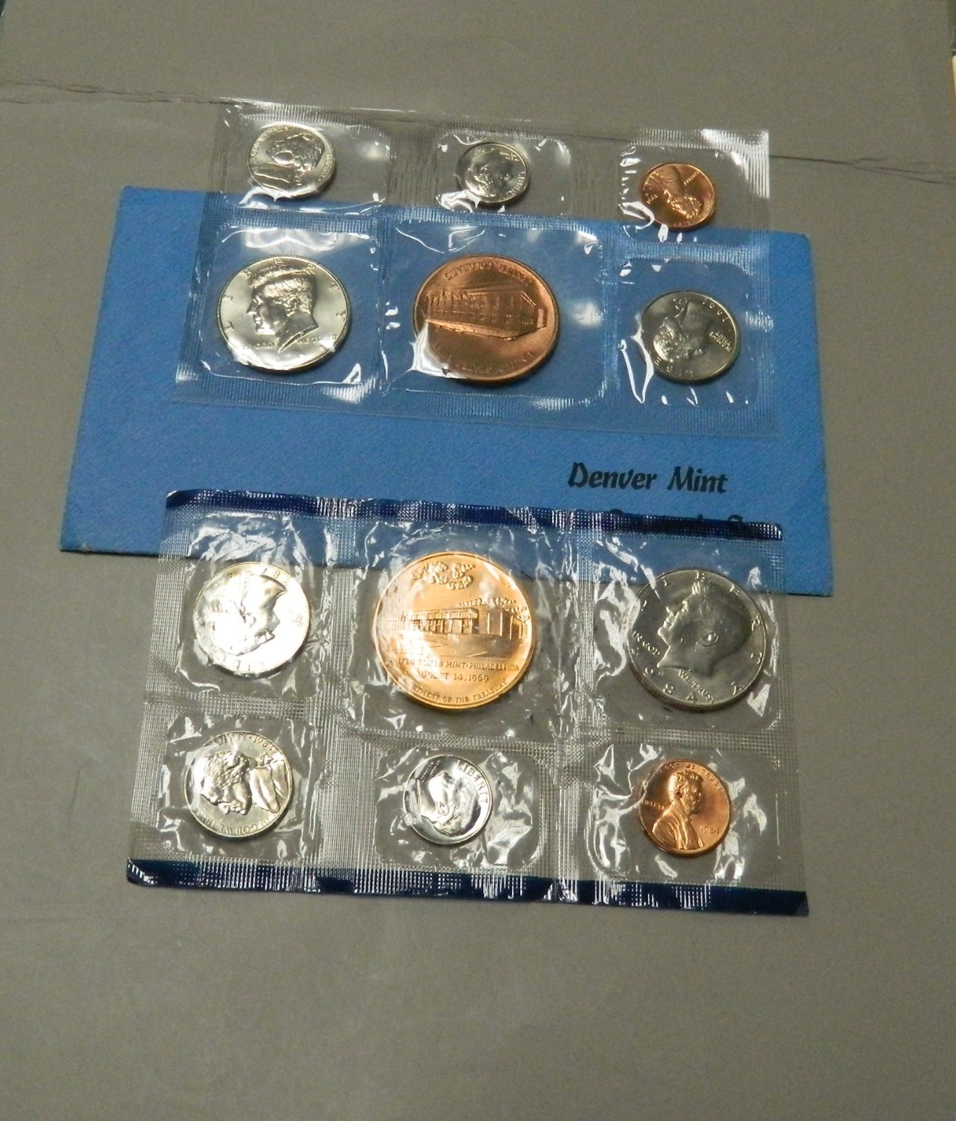 1984 UNITED STATES MINT PHILADELPHIA AND DENVER SOUVENIR SETS