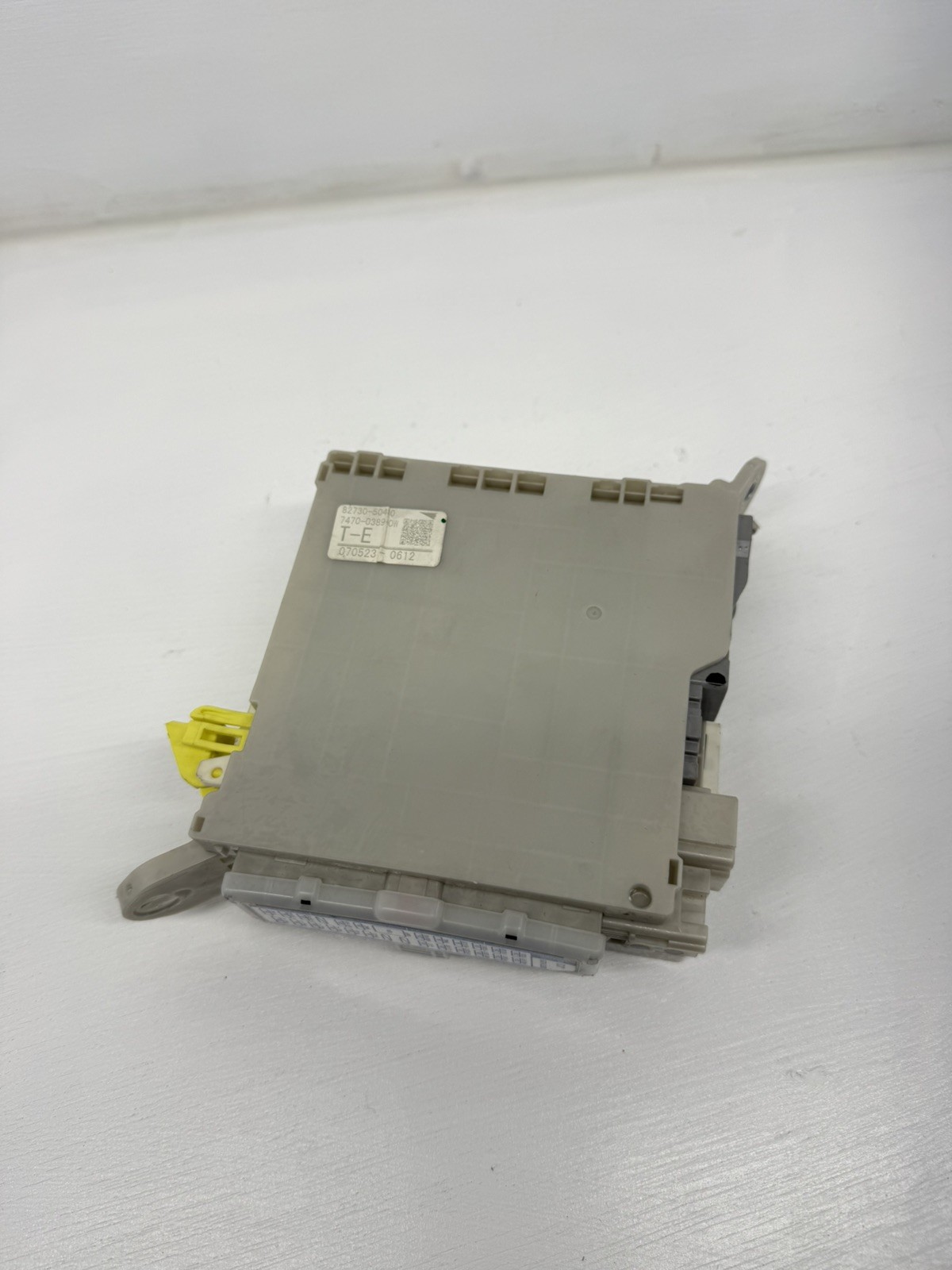 2007-09 Lexus LS460 Front RIGHT Interior Junction Fuse Box 82730-50470 OEM