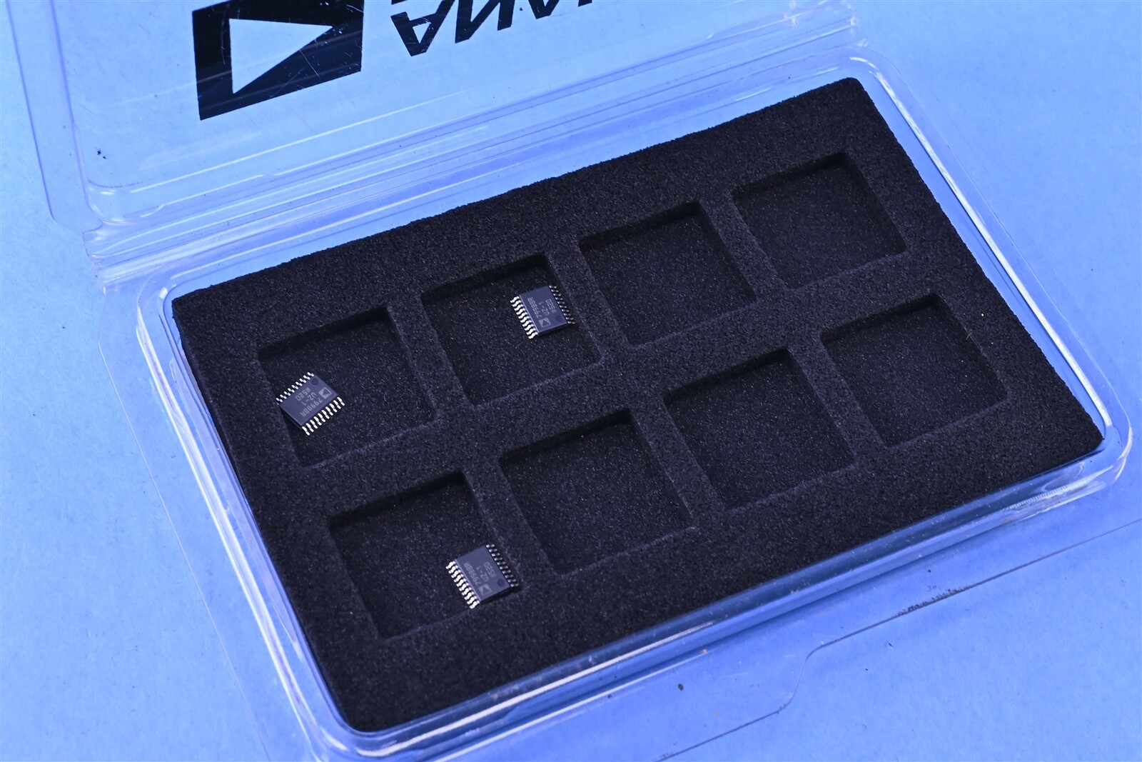 3 Analog Devices 12 Bit Analog to Digital Converter 8 Input 1 SAR 20-TSSOP