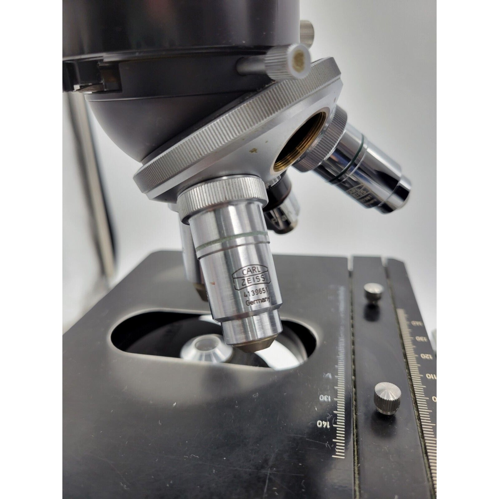 Carl Zeiss Universal Research Microscope W/Objectives & Eyepieces +Power
