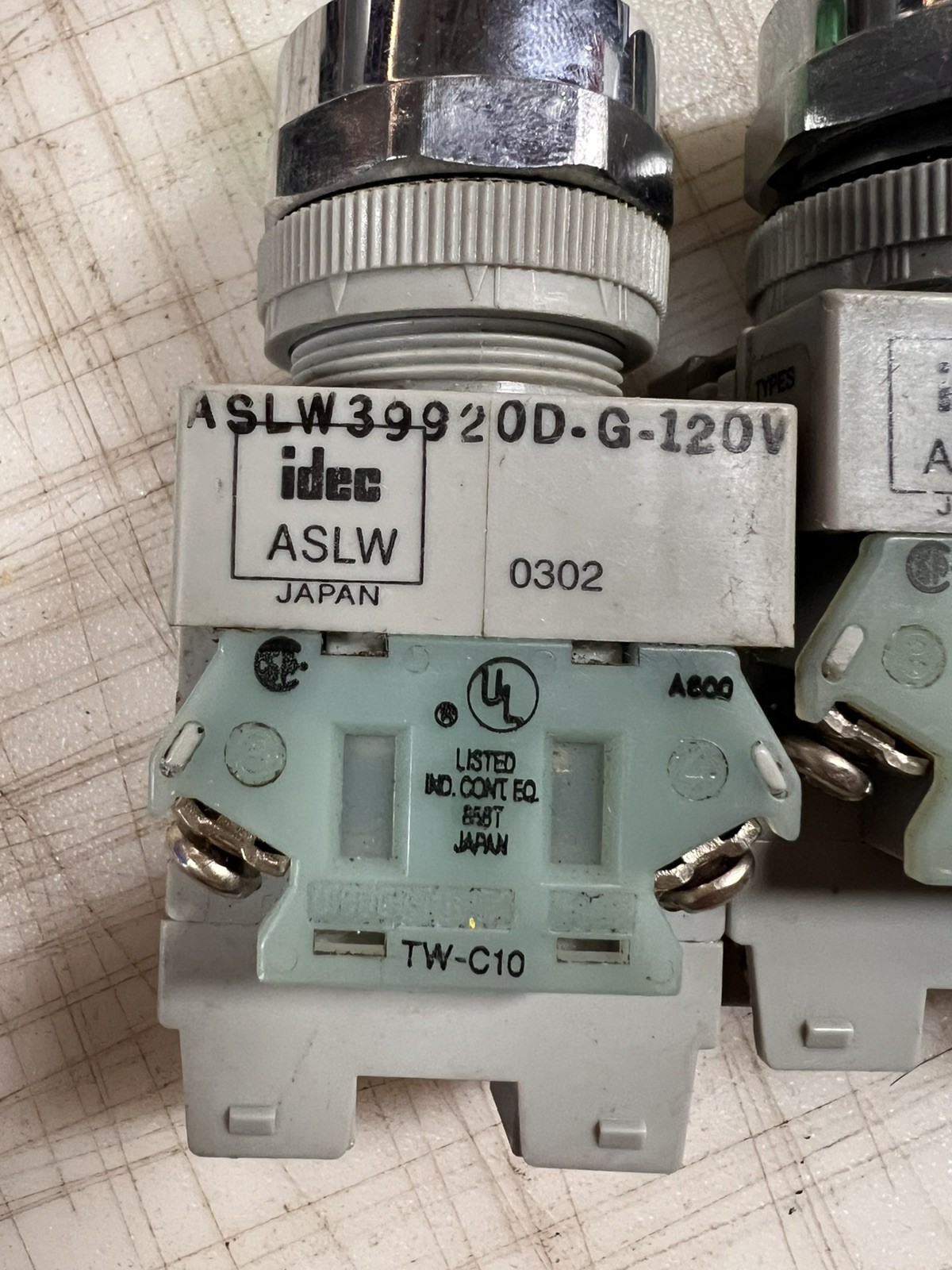 IDEC Selector Switch ASLW39920D-G QTY X4