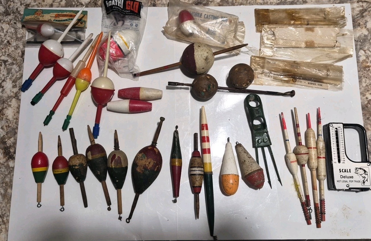 33 Huge Old Vintage WOOD FISHING BOBBERS  FLOATS Novelty  Porcupine Quil Antique