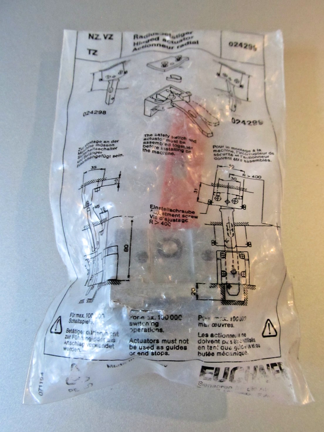 *NEW*  Euchner 024299 Hinged Actuator