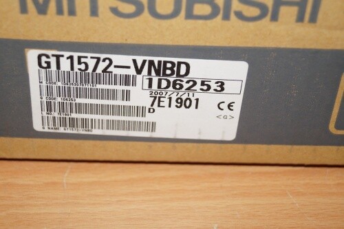 New In Box MITSUBISHI HMI GT1572-VNBD Panel GT1572VNBD Free Shipping