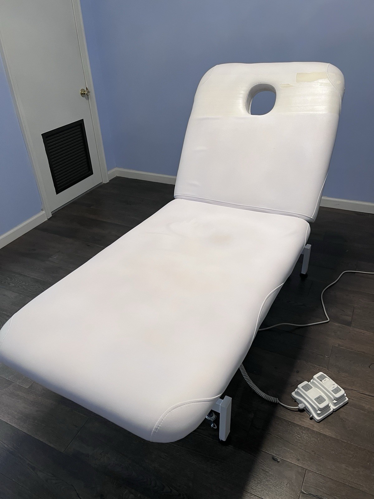 Adjustable Massage Bed - Electric Controls - White