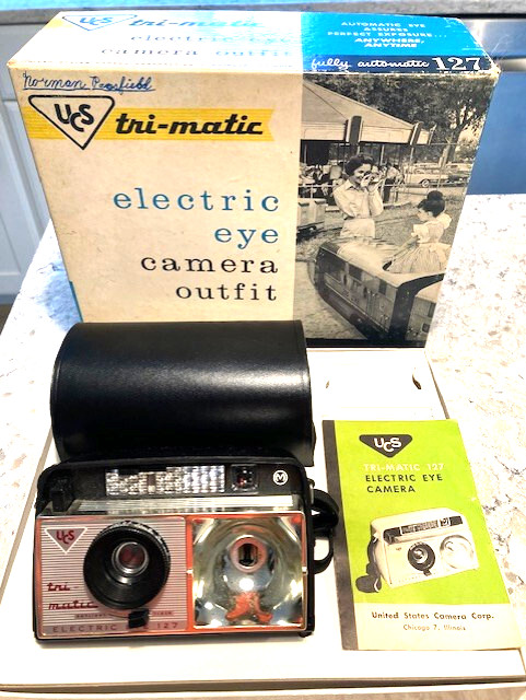 VINTAGETE BOX UCS TRI-MATIC ELECTRIC EYE CAMERA OUTFIT FULL AUTO 127 UNTESTED