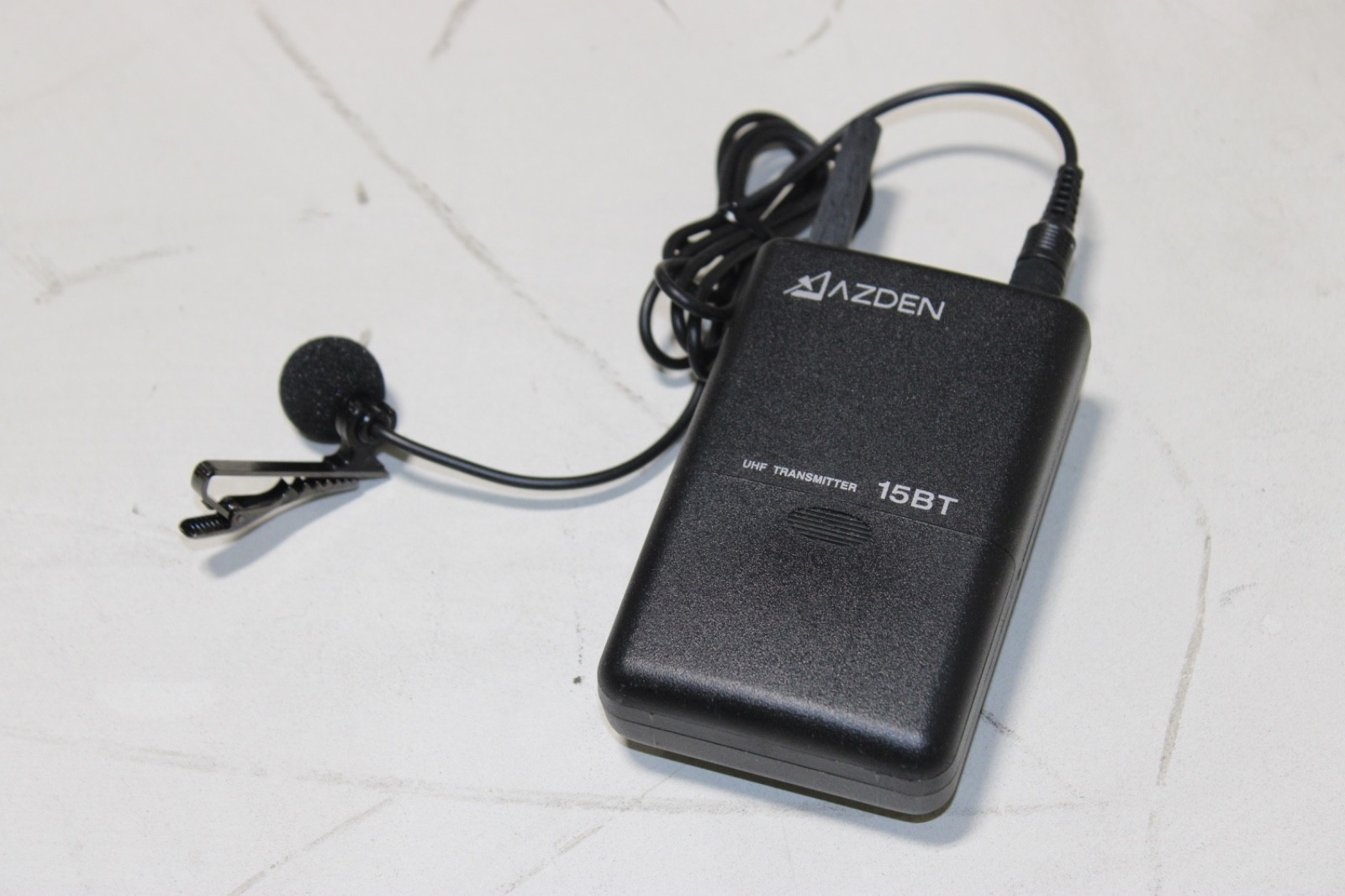 Azden 15BT   Wireless UHF  Transmitter