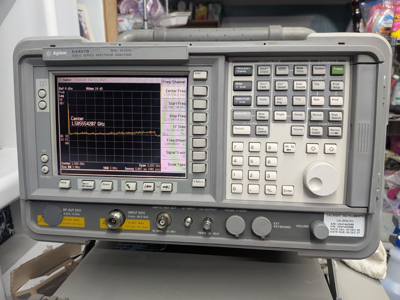 👍Agilent HP Keysight E4407B Spectrum Analyzer 26.9 GHz Loaded Opts! Cal+DATA👍