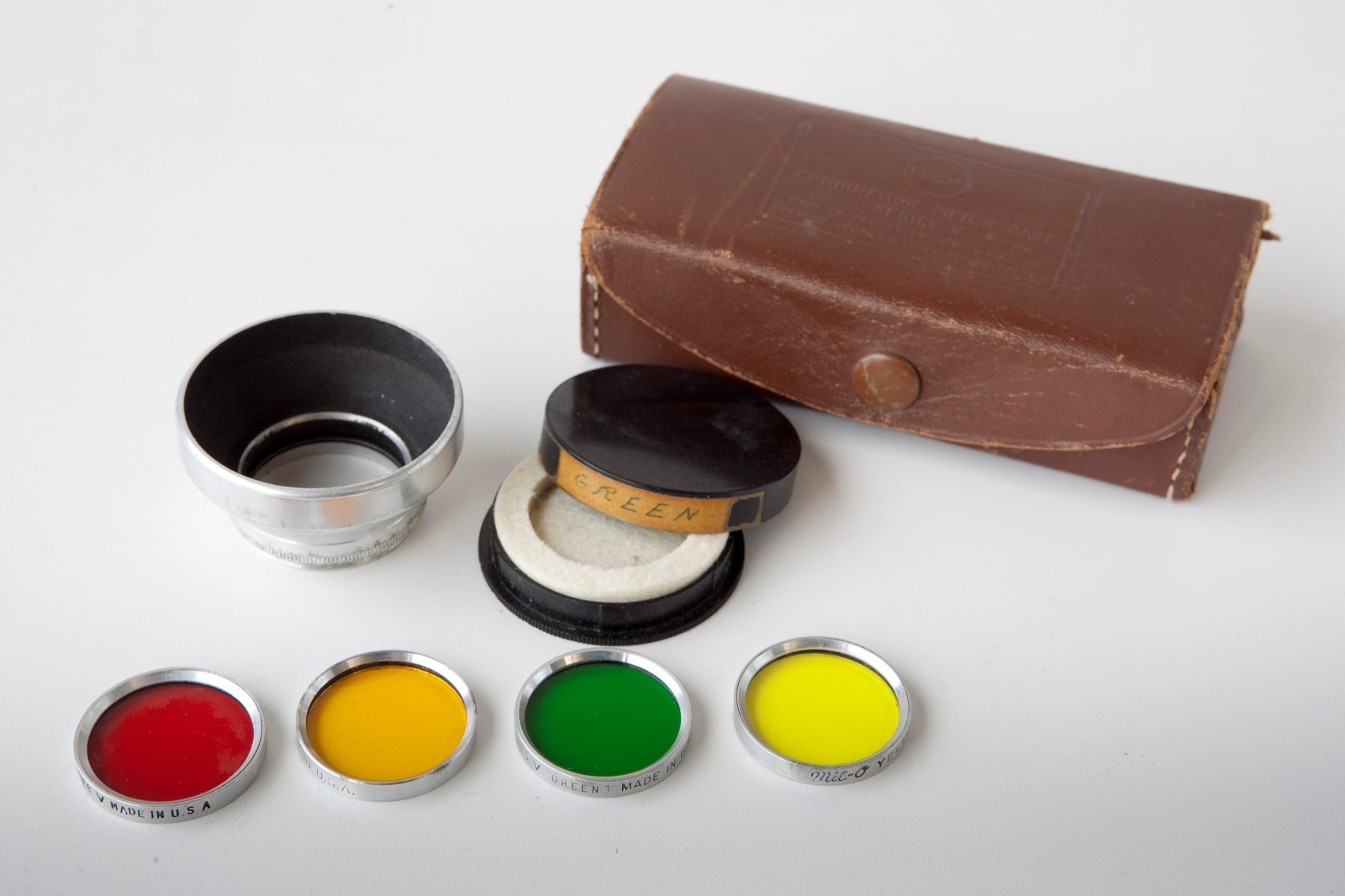 Kodak Combination Filter Holder Case Series V / 33mm Lens Hood / 4 Mil-O Filters