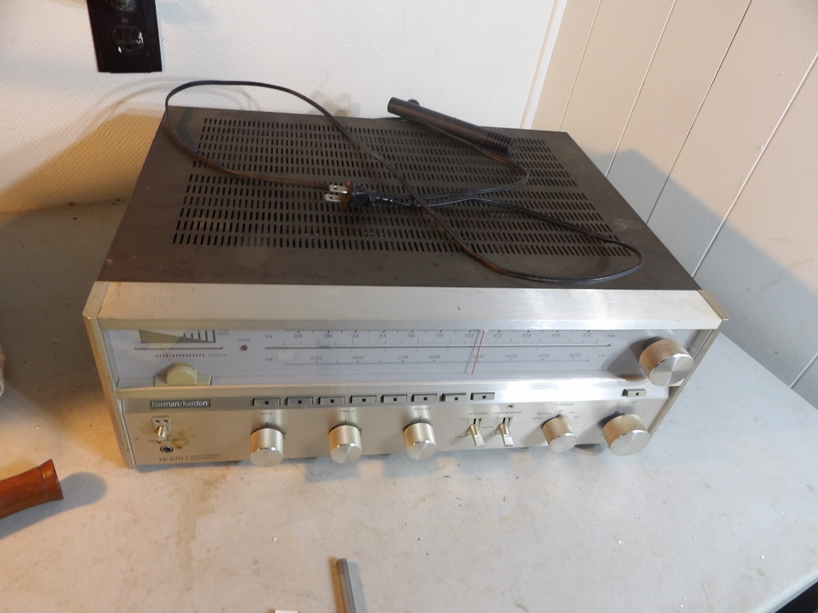 Harman Kardon hk670  - this item powered up but could not test