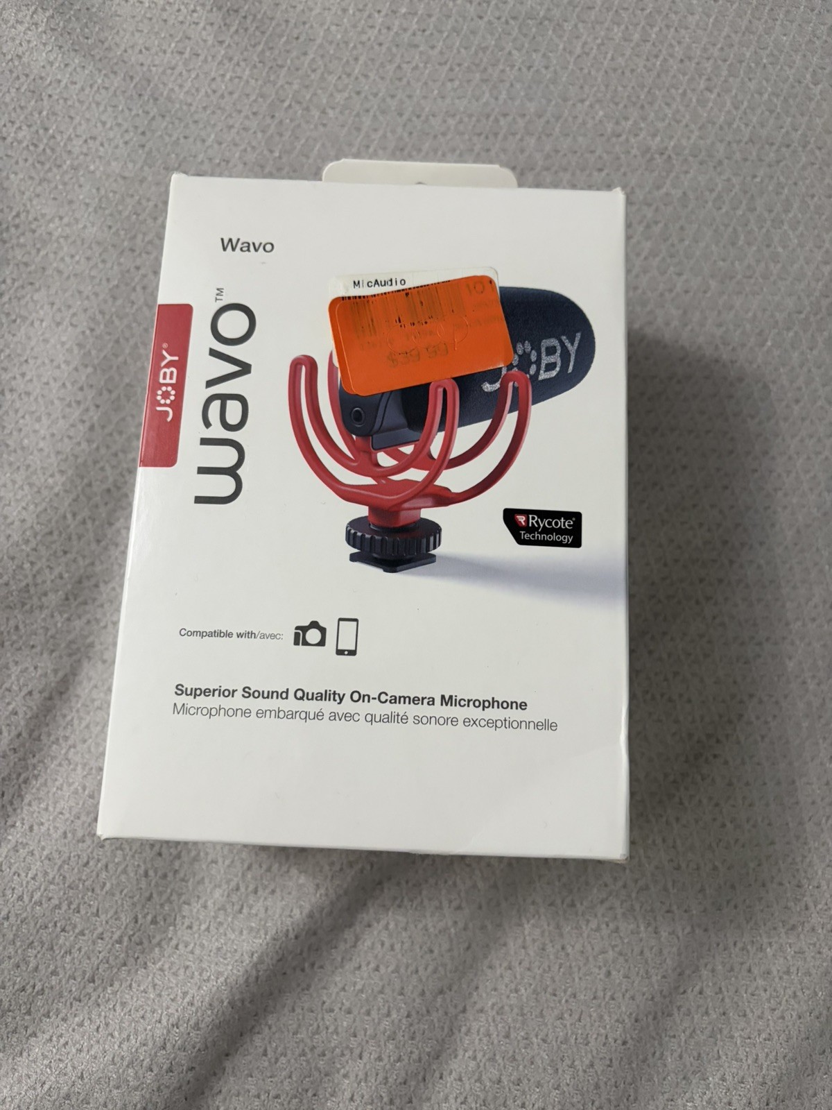 JOBY Wavo On-camera Shotgun Microphone for Cameras Or Smartphones