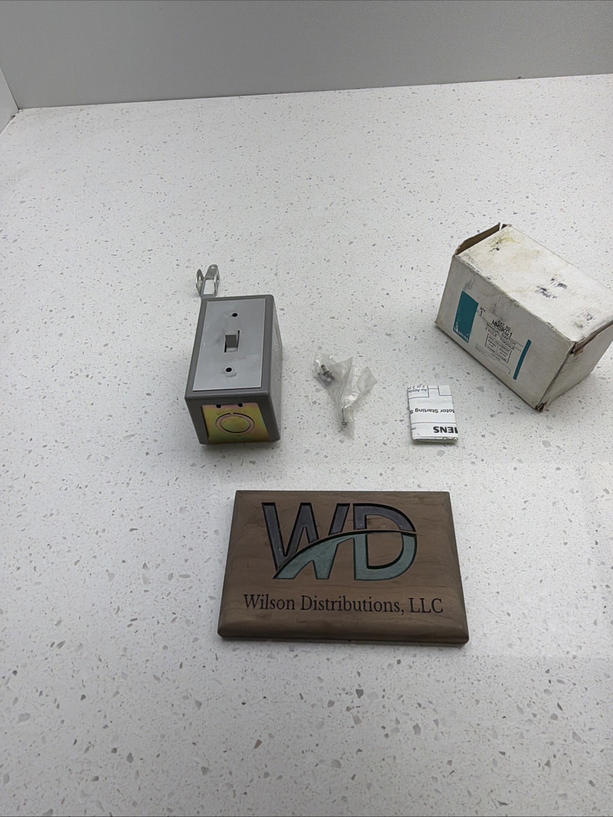 NEW Siemens MMSKG1, Manual Switch, Toggle, 2-Pole, Nema Type 1