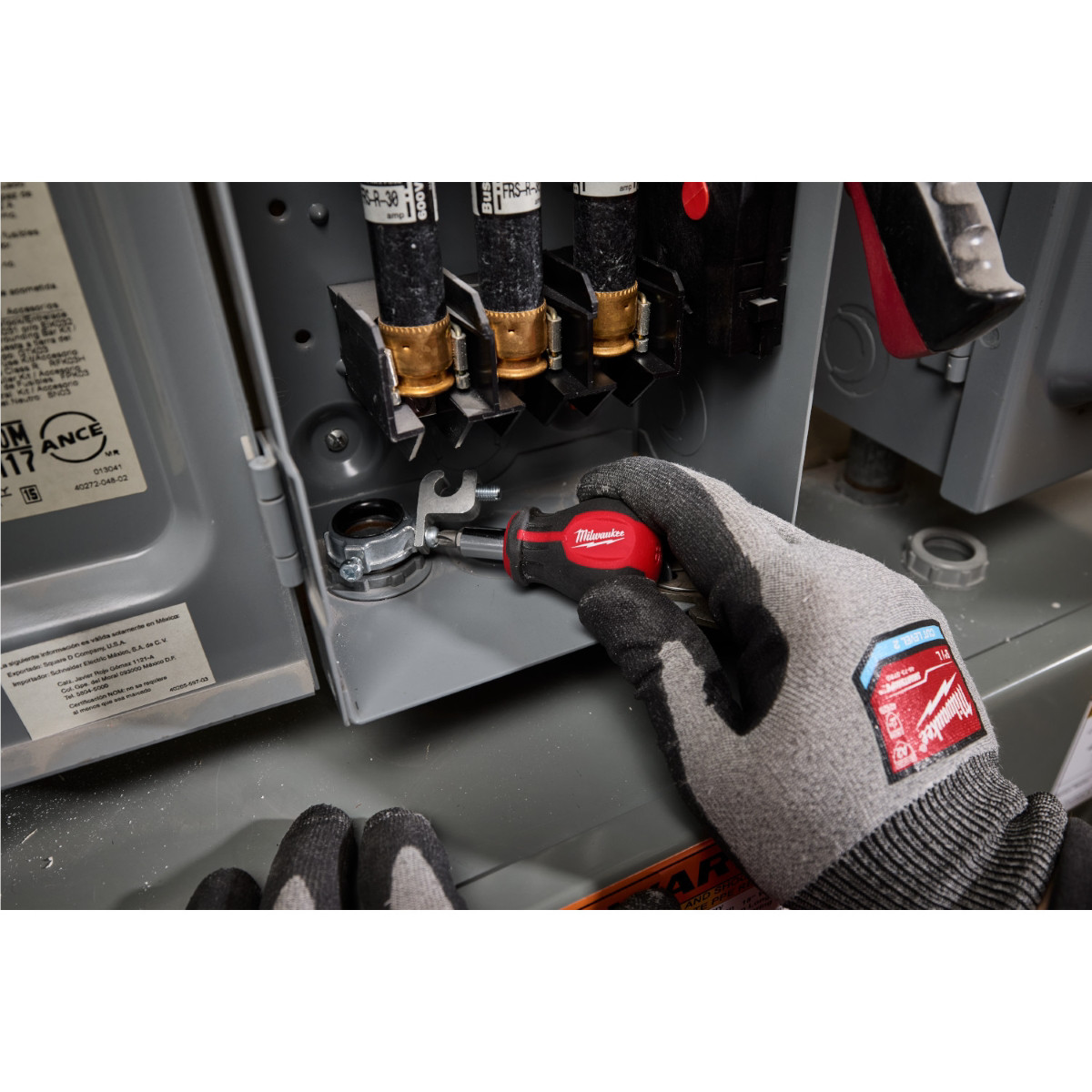 Milwaukee Tool 6-IN-1 Stubby Multi-Bit Screwdriver