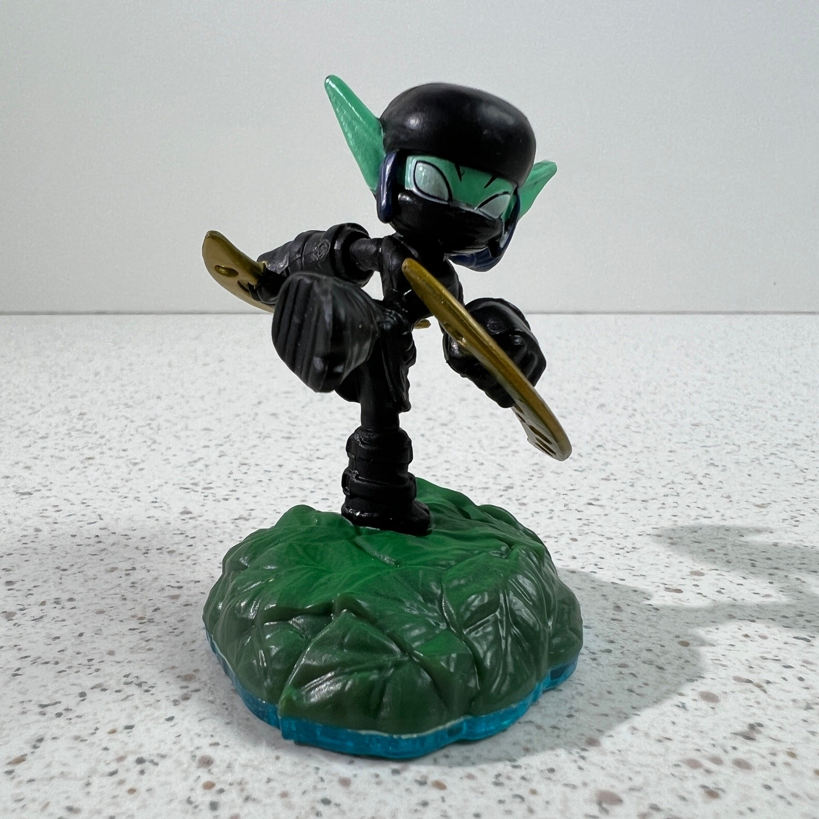 Activision Skylanders Swap Force Ninja Stealth Elf Series 3 Figure Blue Base