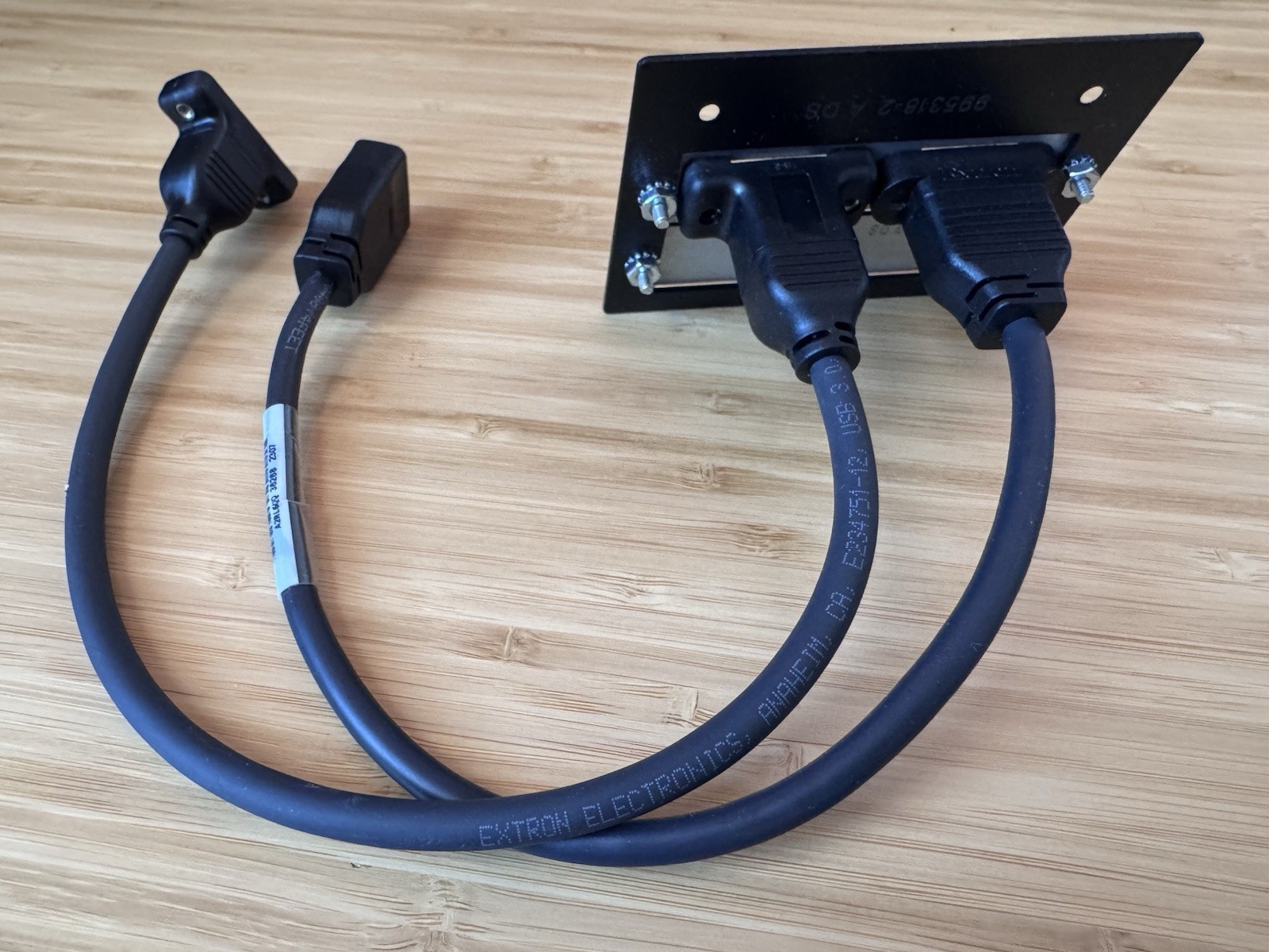 Extron Cubby Plate AAP HDMI And USB combination
