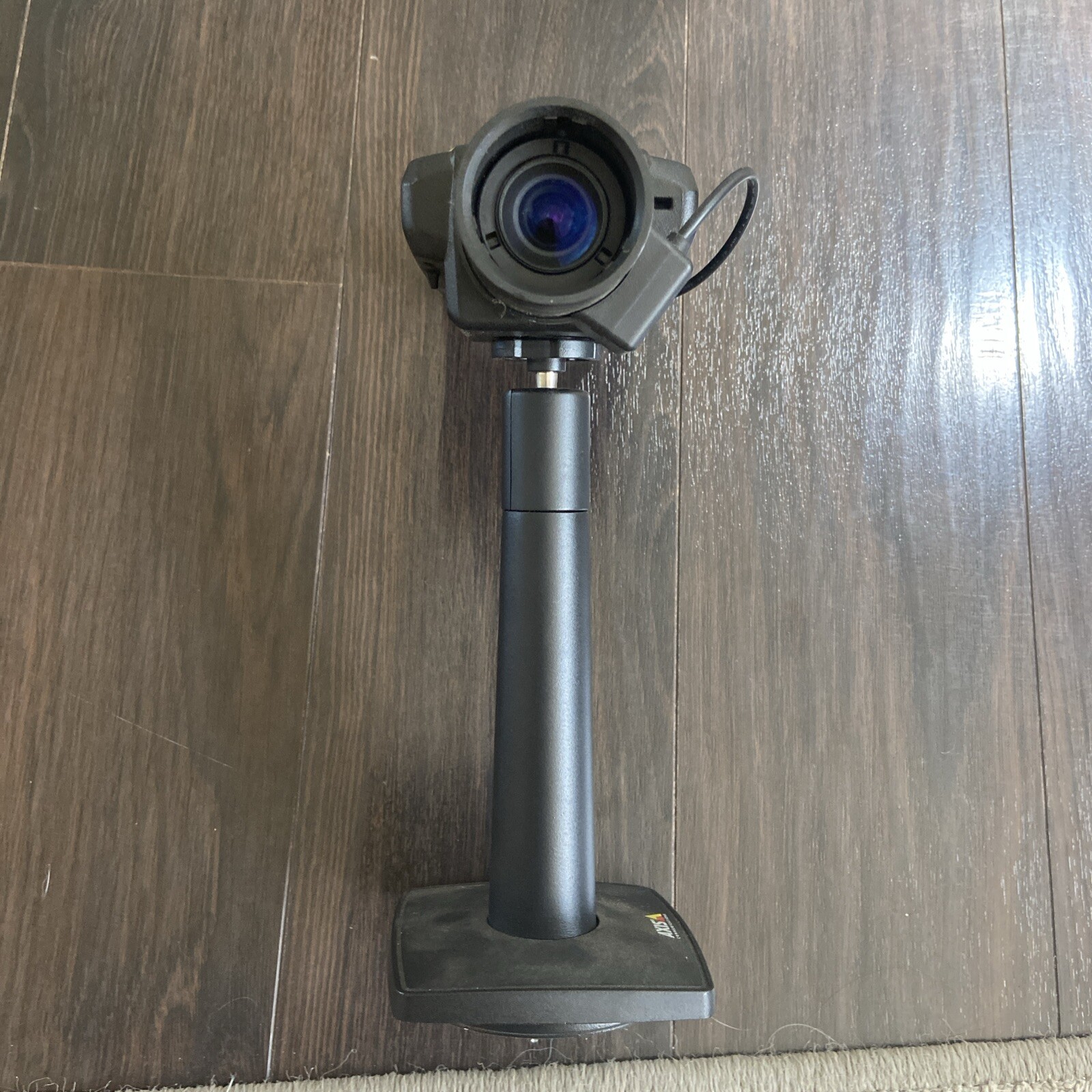 Axis Communications Q1602 Network Camera Low Light IP cam with stand