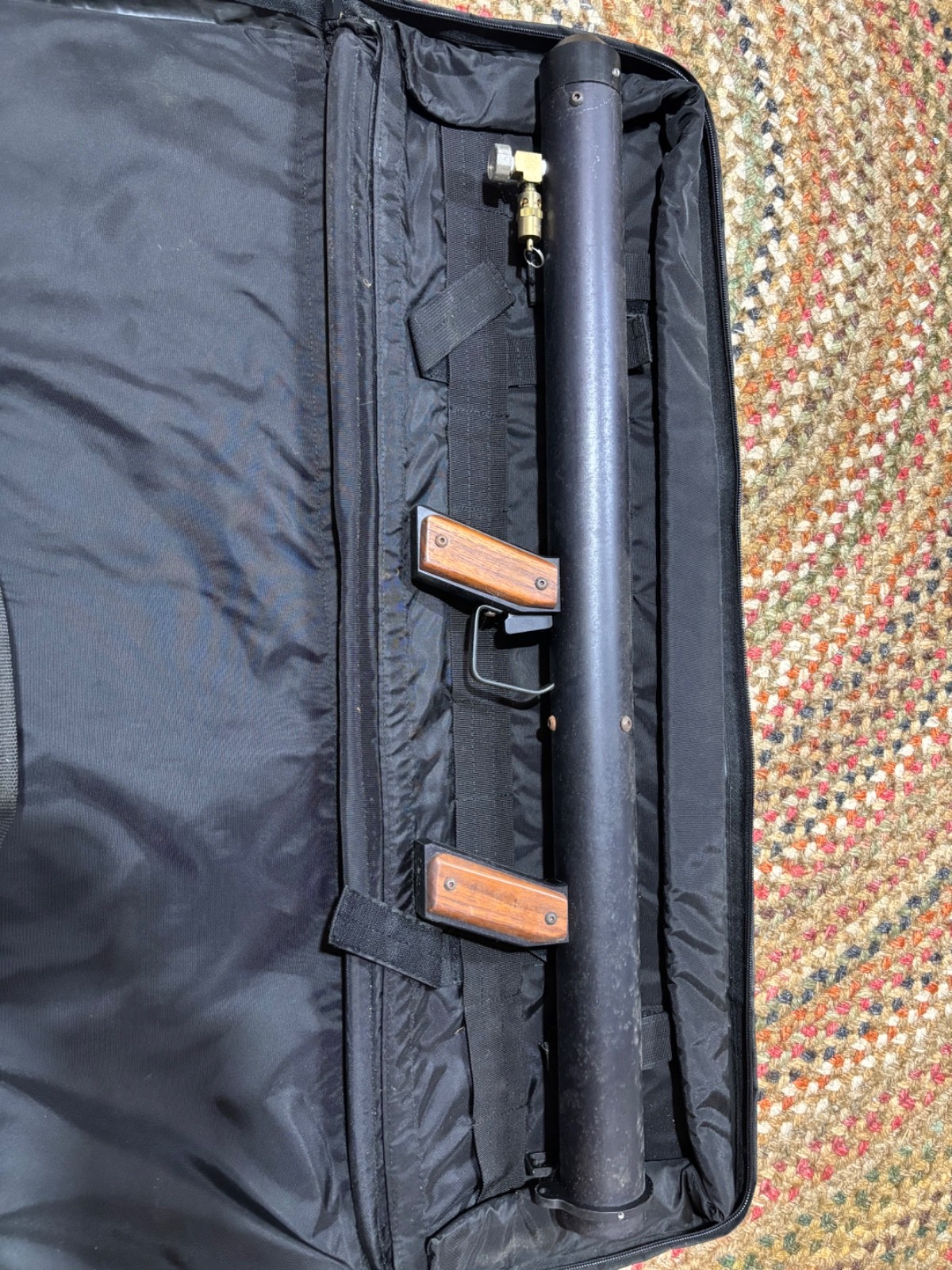 Semi automatic paintball launcher