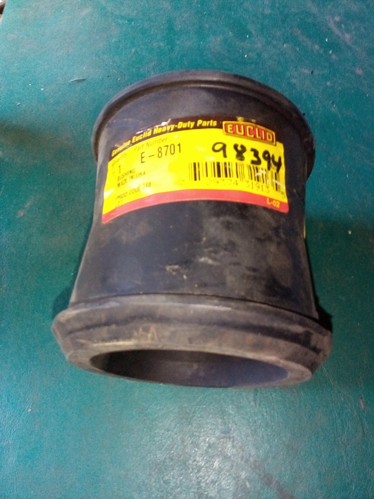 New Euclid E-8701 Axle Torque Rod Bushing 09-8394