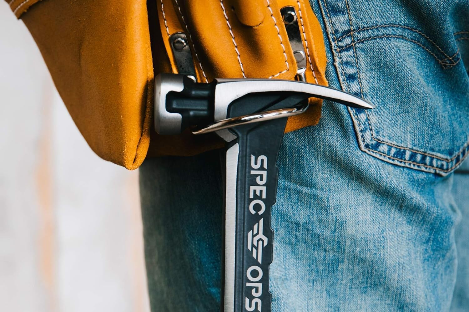 Durable Alloy Steel Framing Hammer - 25% Lighter, Precision Controlled Swing