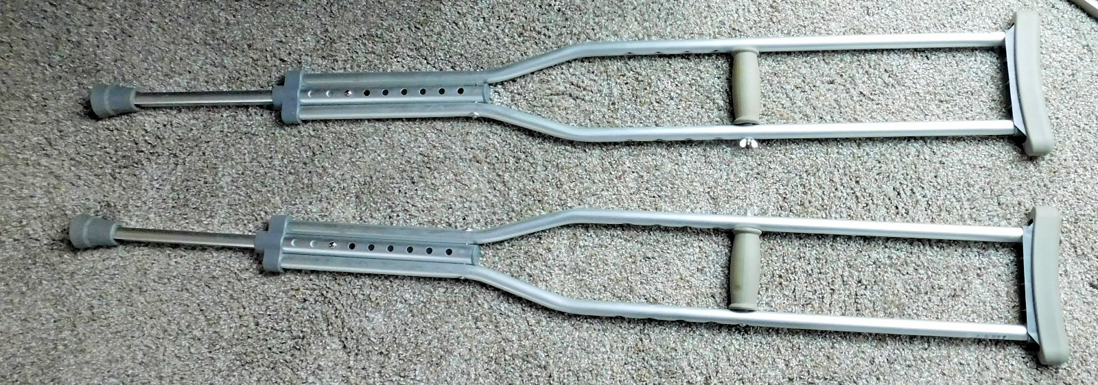 Aluminum Crutches Guardian 300 Pound Capacity fits 5 '2" To 5' 10"
