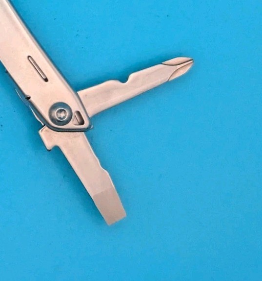 LEATHERMAN WINGMAN MULTI-TOOL! FAST SHIPPING!