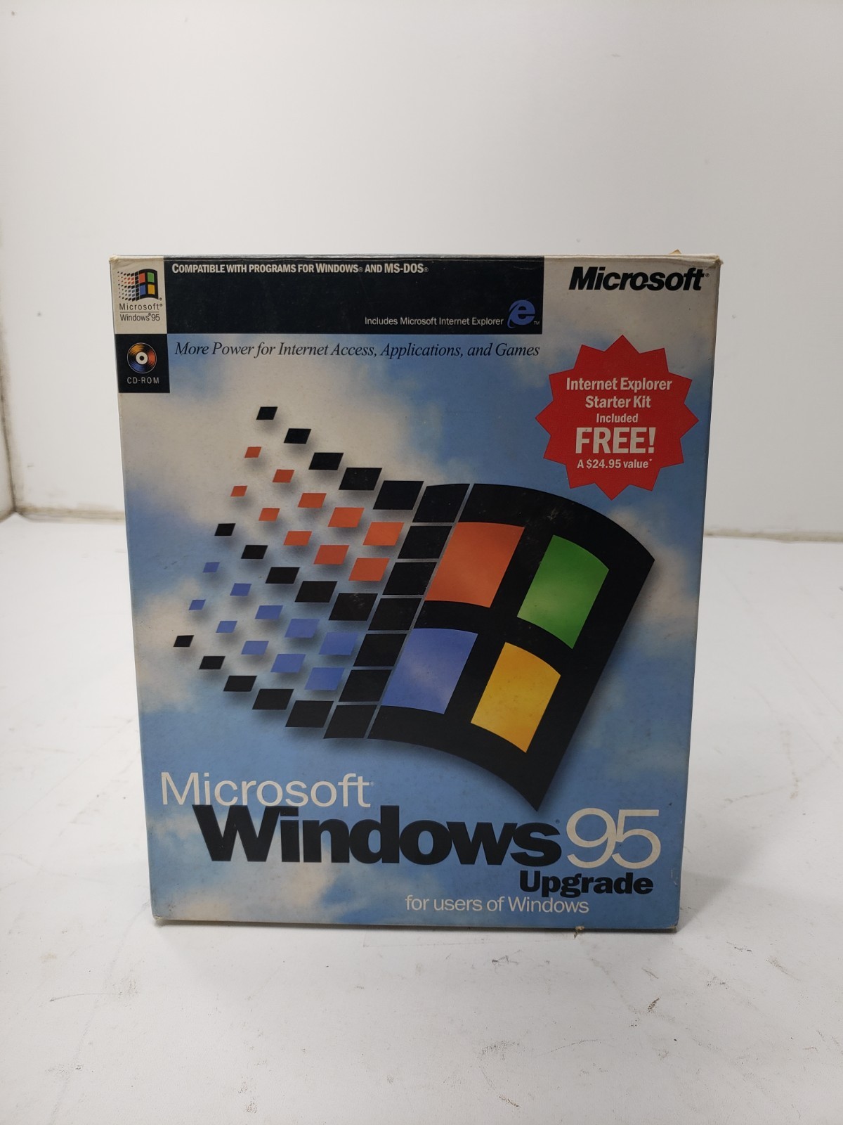 Vintage Microsoft Windows 95 Upgrade CD-ROM Complete Big Box IE Starter Kit