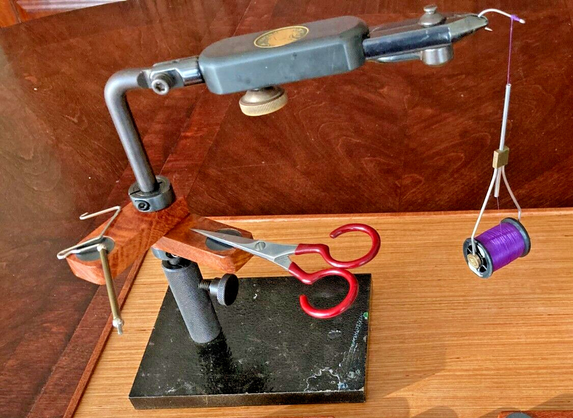 WADE'S FLY-TYING QUICK DRAW TOOL HOLDER KIT
