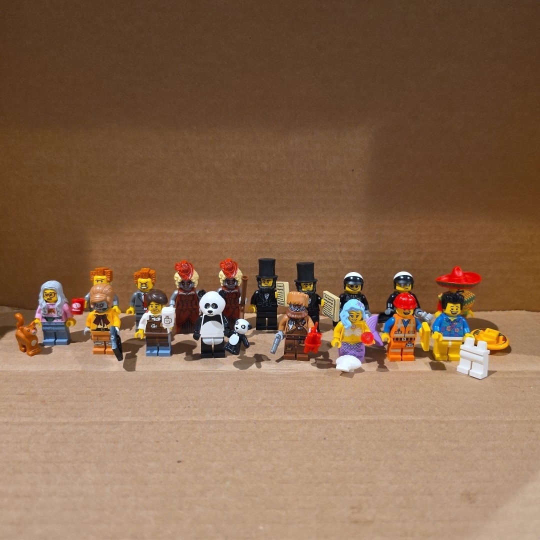 The LEGO Movie LEGO Minifigures Lot Of 17