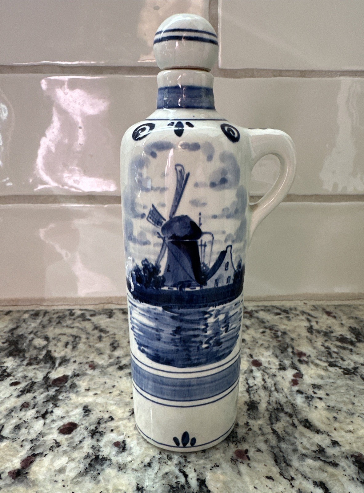 VTG De Kuyper Holland Delft Blue Ceramic Gin Bottle Windmill Scene With Stopper
