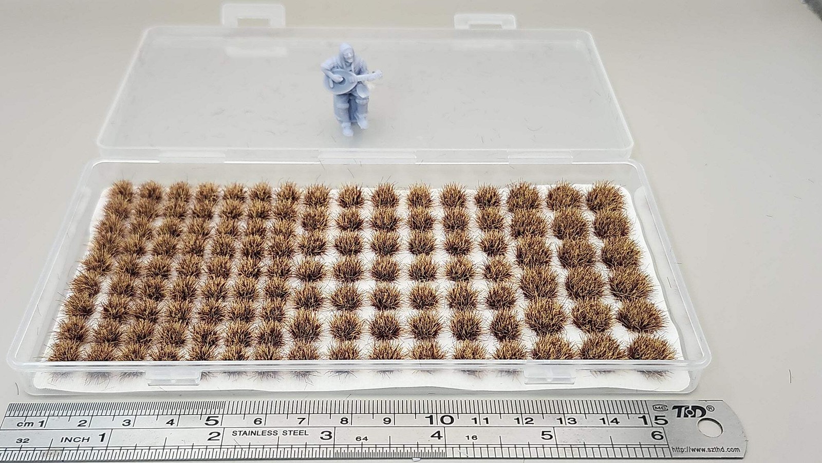 JHT - Winter Model Grass Clusters - Self Adhesive Grass Tufts - 5mm height x 8/1