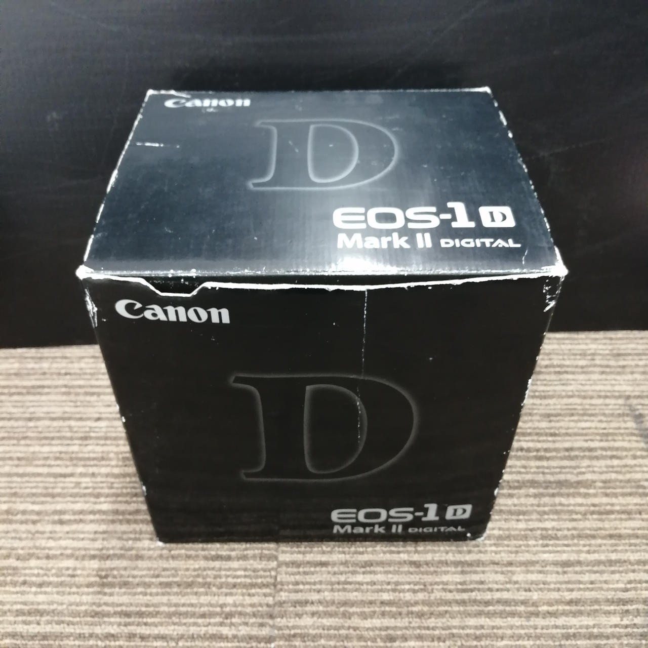 Canon EOS-1D Mark II DSLR Camera Body 8.2MP Used Japan
