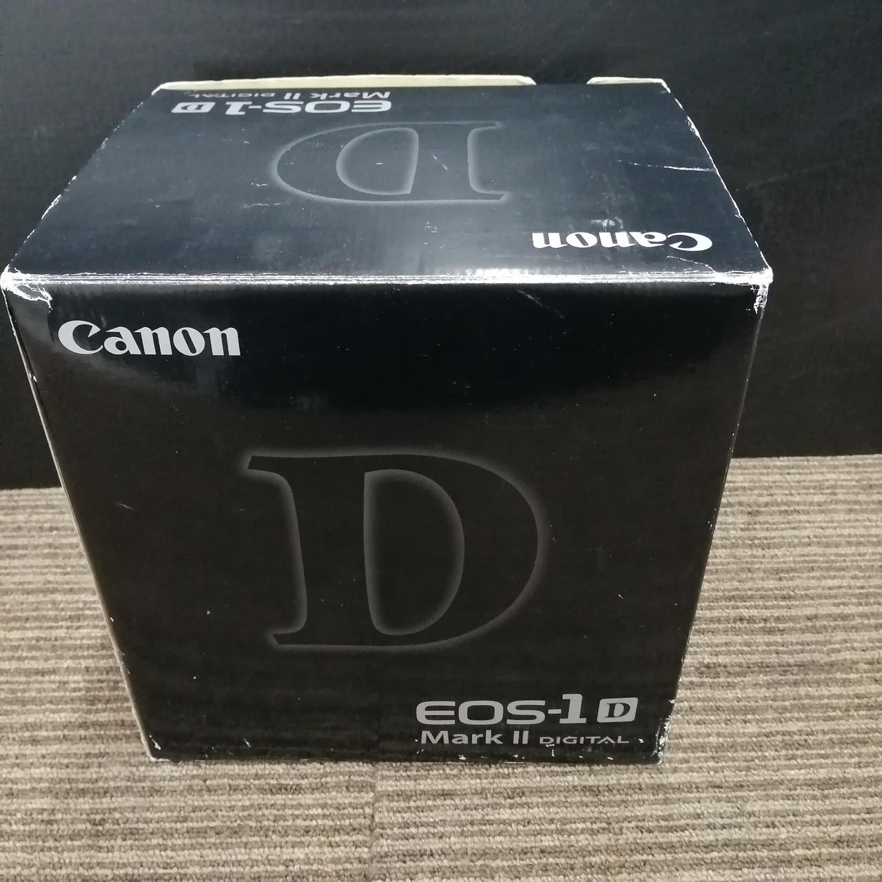 Canon EOS-1D Mark II DSLR Camera Body 8.2MP Used Japan