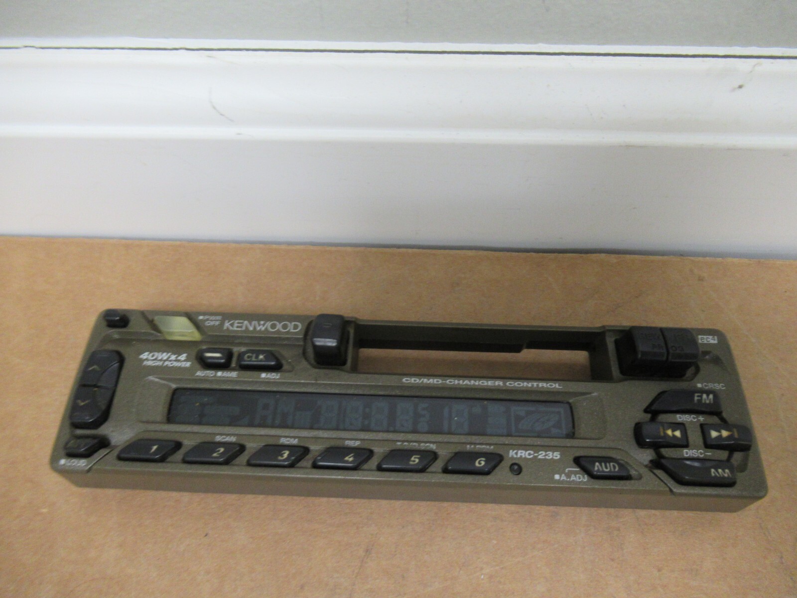 Kenwood KRC-235 Radio Faceplate Stereo Audio AM FM 40wx4 Amp