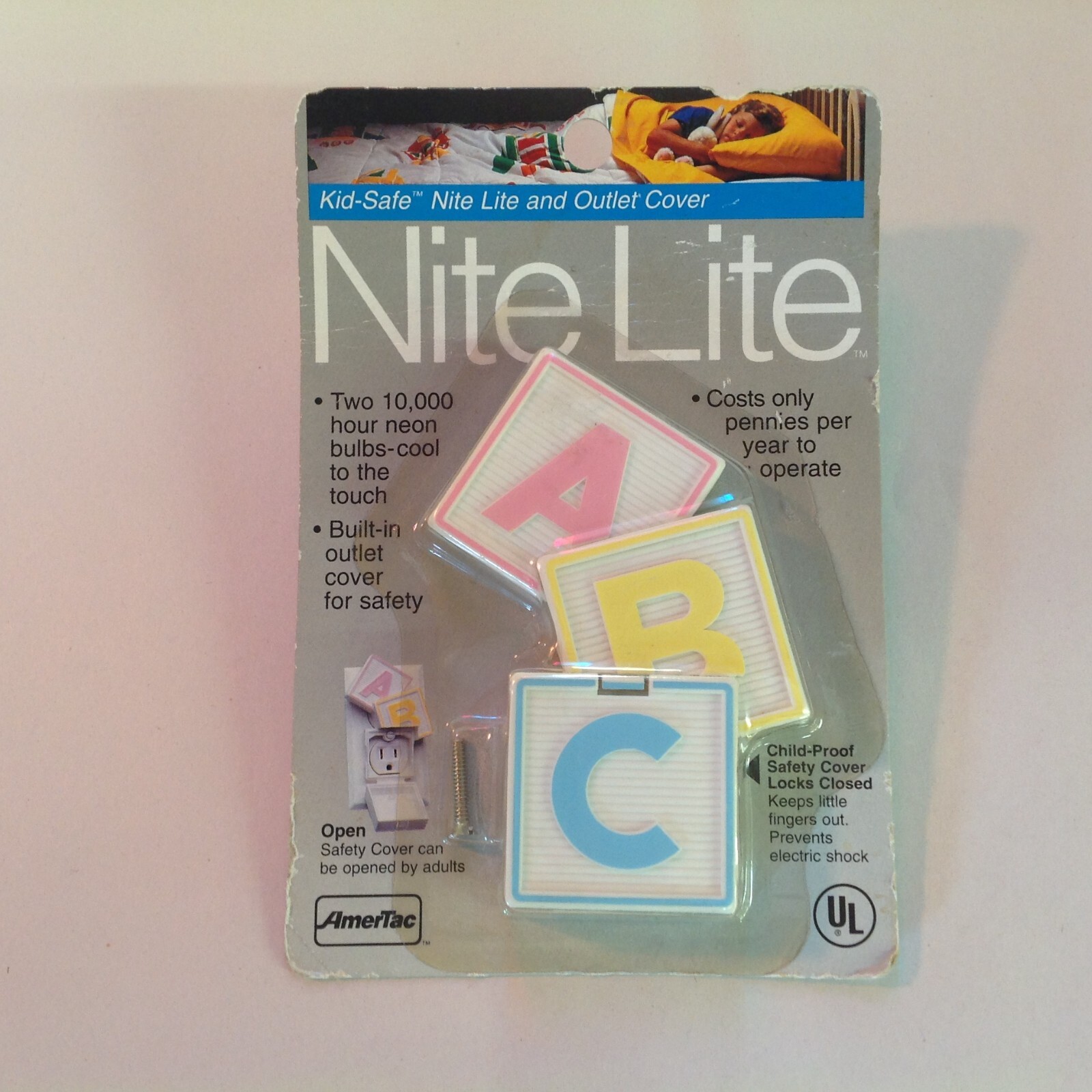 Vintage 1995 AmerTac NOS Kid-Safe Nite Lite and Outlet Cover ABC Blocks Pastel