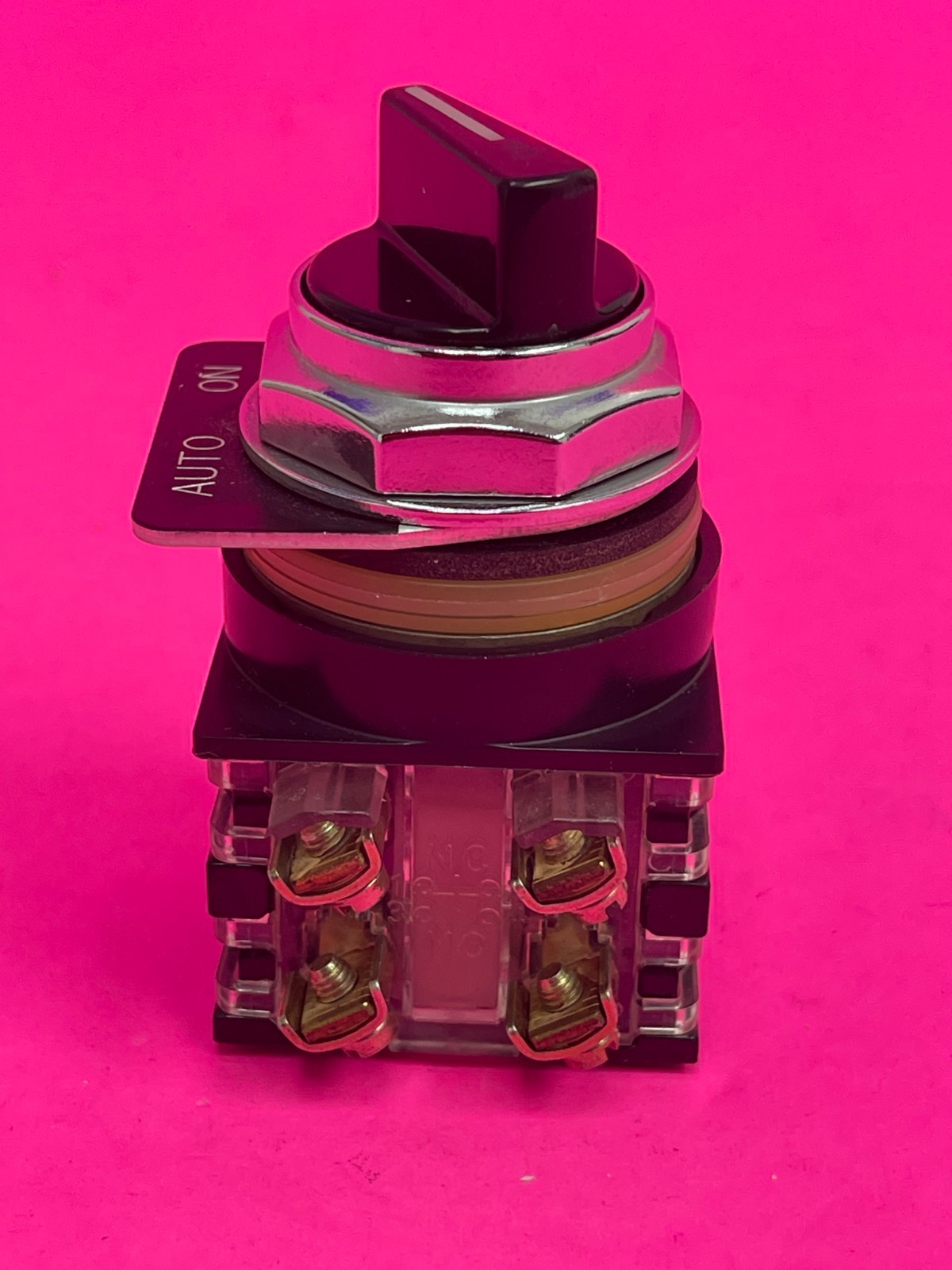 Ge CR104P  2-Position Selector Switch Knob Black, 2NO/2NC