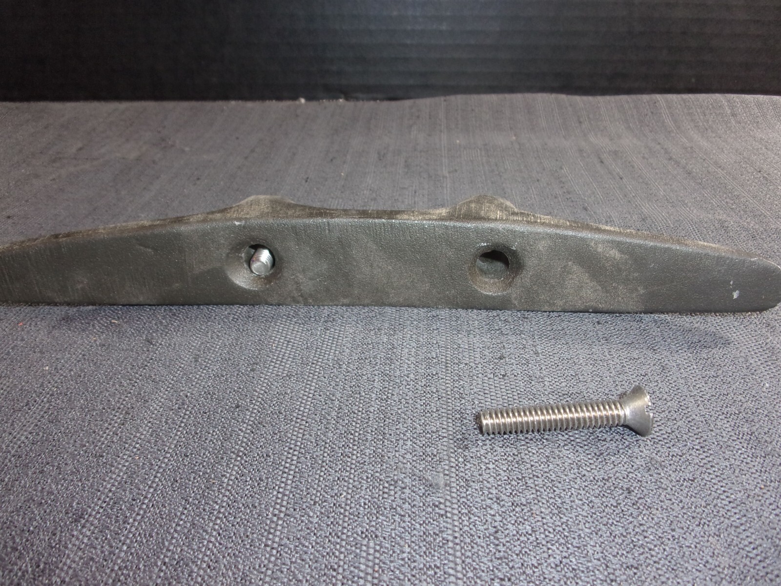 9"X.5" HEAVY DUTY CAST ALUMINUM CLEAT HANDLE