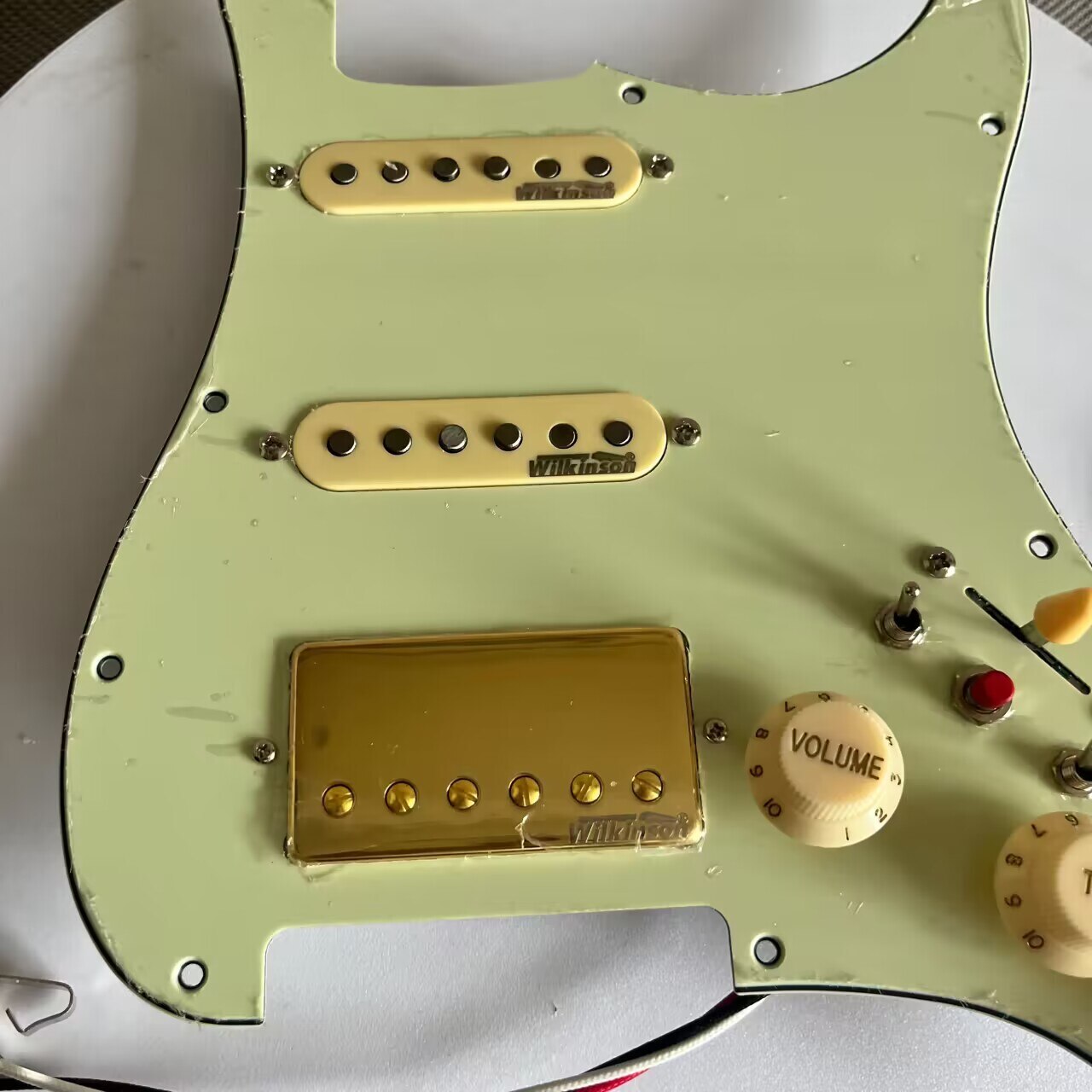 SSH Prewired Pickguard Set Loaded Yellow Wilkinson Alnico V Pickups Coil Split