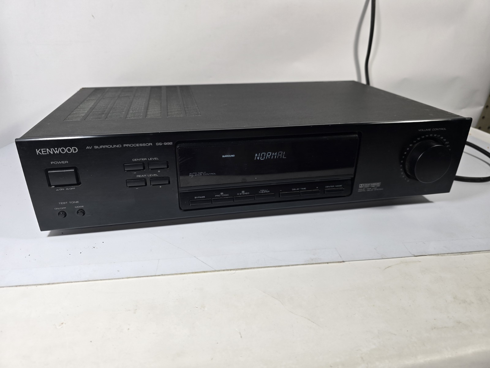Kenwood SS-992 AV Surround Processor - tested Works Missing Foot
