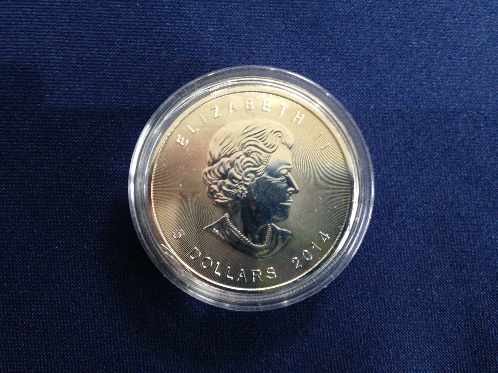 2014 Canada $5.00 Maple Leaf BU One Ounce .9999 E6117