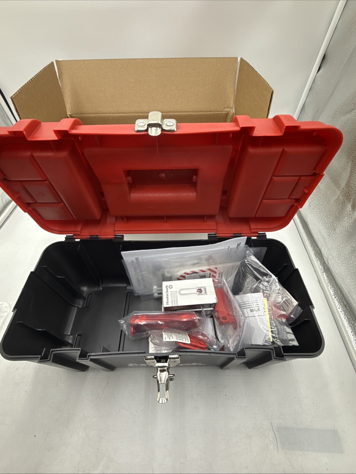 MASTER LOCK ED1457E410KABAS PORTABLE ELECTRICAL LOCK OUT KIT 780TD7