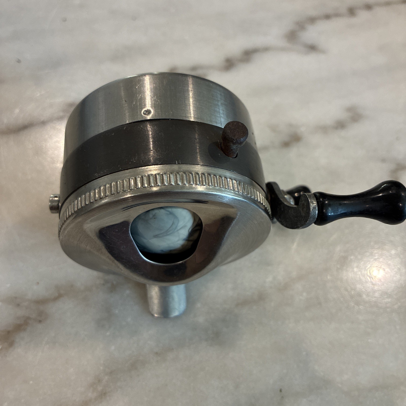 Vintage Zebco Model 11 Marbled Thumb Ball Spincasting Fishing Reel Tulsa OKLA
