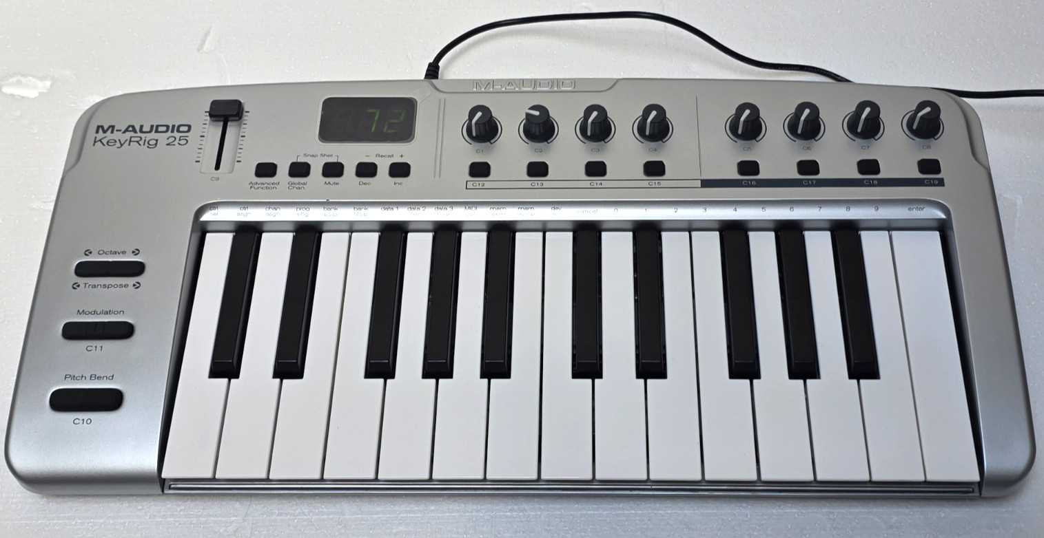 M-Audio KeyRig 25 - 25-Key MIDI Keyboard w/ Power Adapter