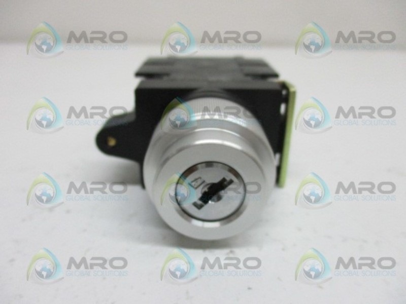 FUJI ELECTRIC AK22-1M2208J SWITCH NSMP