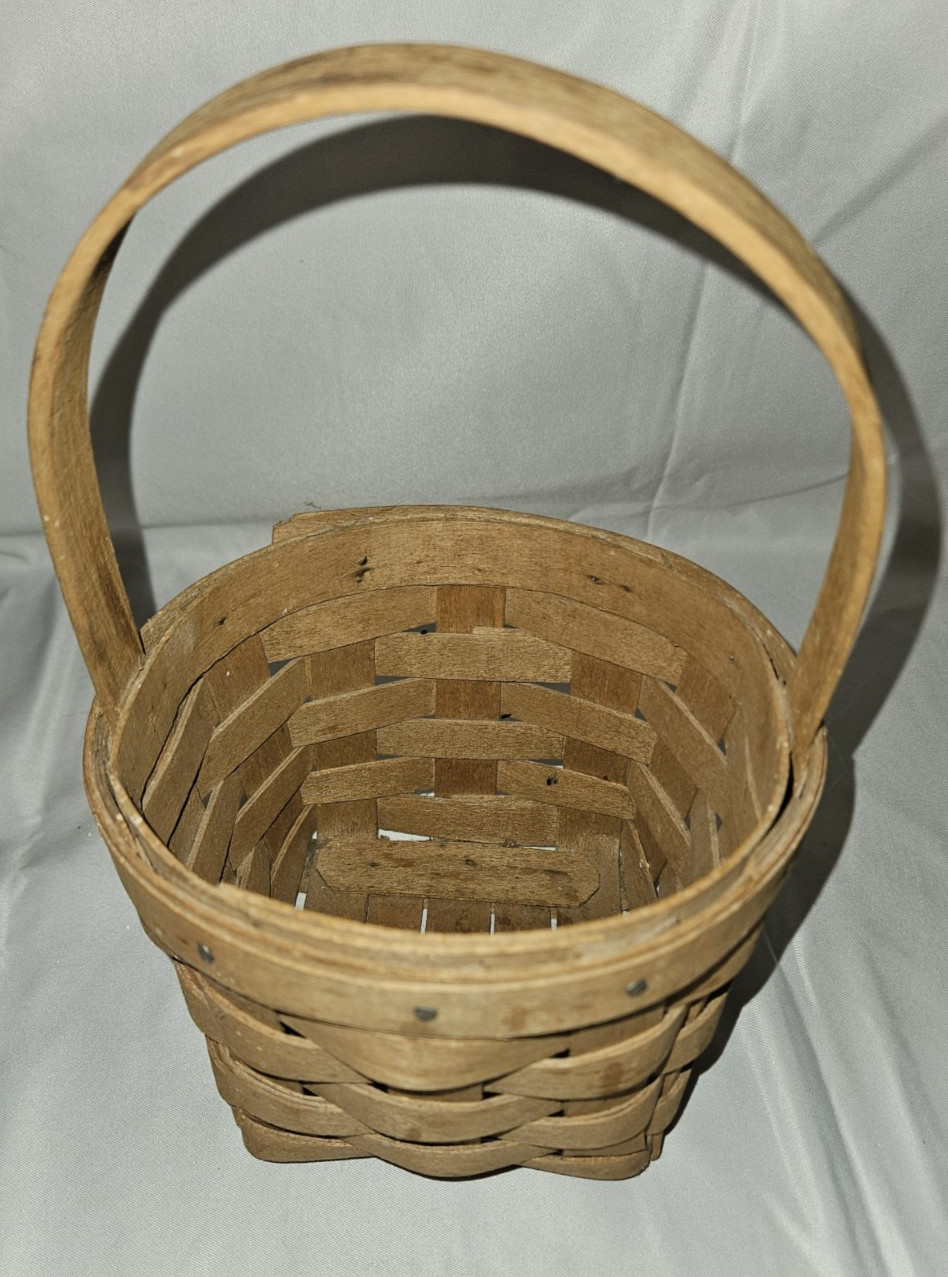 Longaberger 1986 Forget Me Not Round Basket